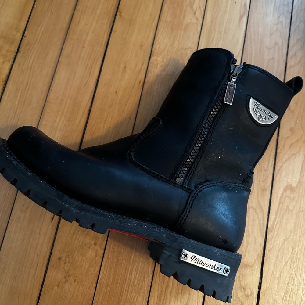 Milwaukee woman’s bike boots